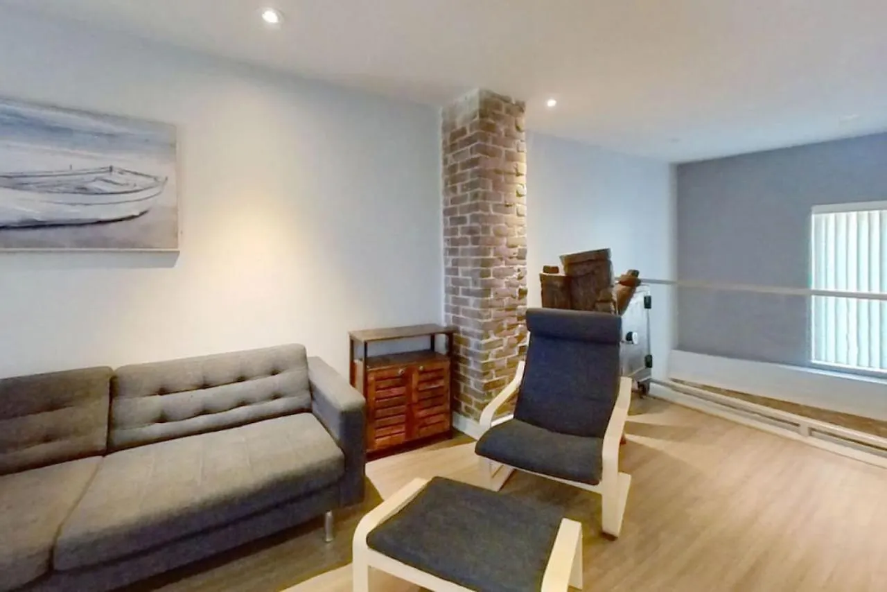 Eclectic Downtown Charm Apartment Toronto